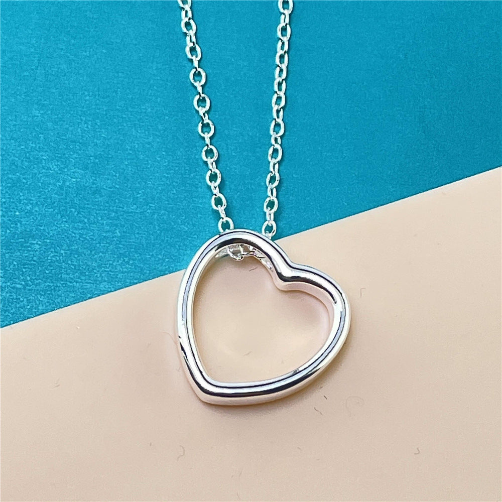 Fashion Temperament Heart Necklace Woman